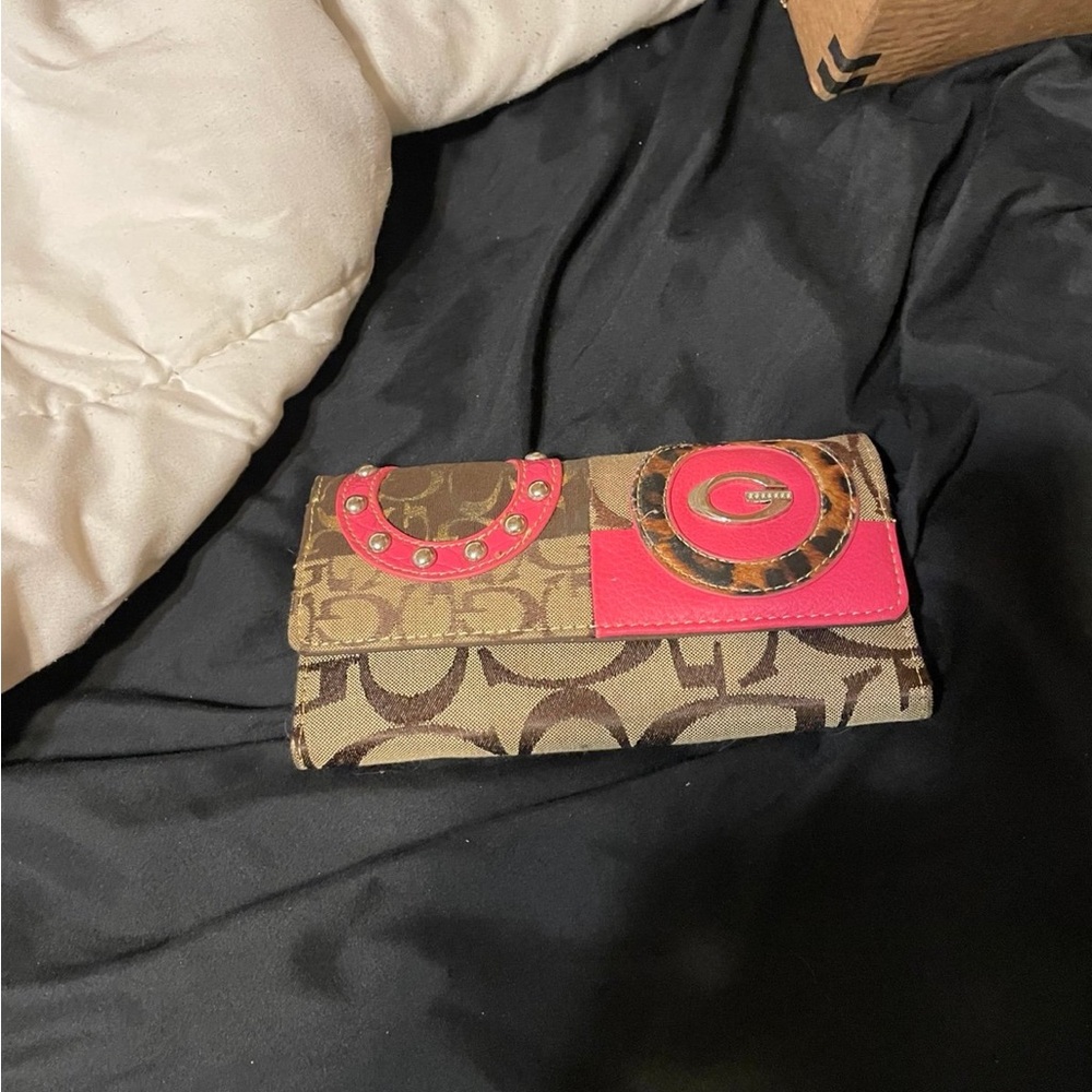 guess wallet